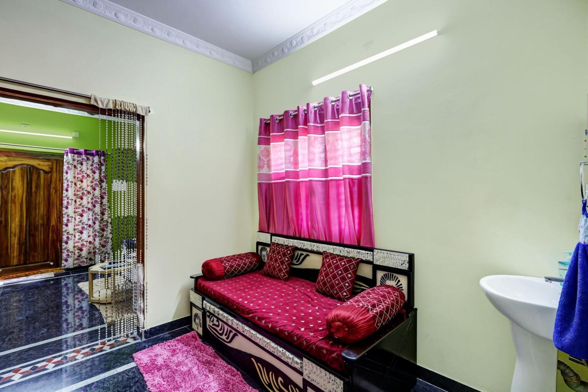 Sri Sakthi Home Stay - Beyond The Expectations- 10 To 15 Minutes Drive From Railway Station And Bus Station Tirupati Ngoại thất bức ảnh