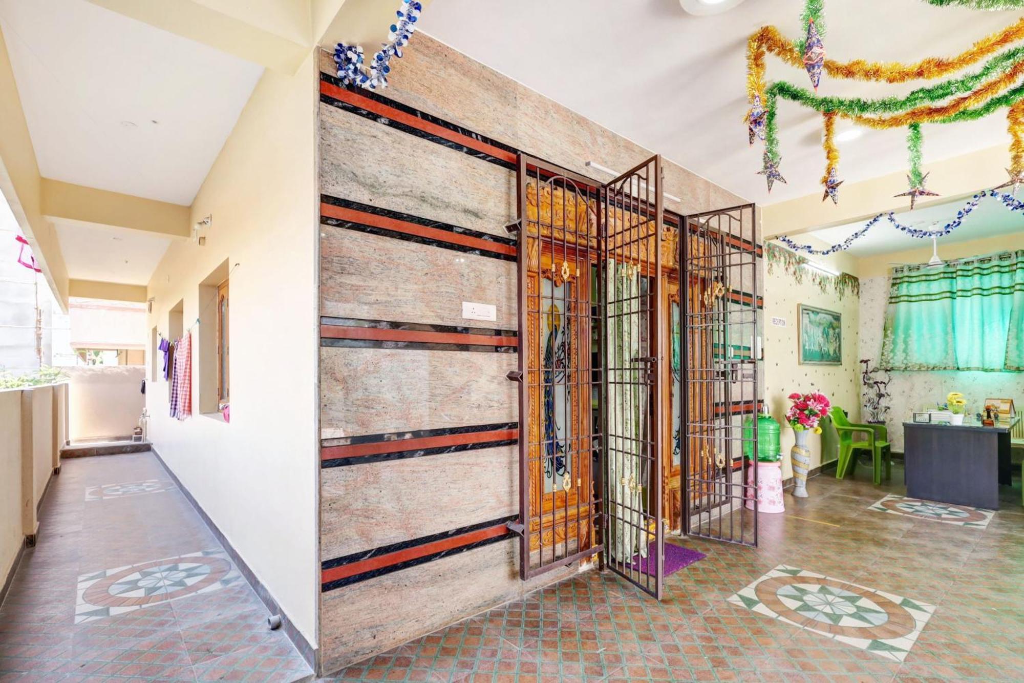 Sri Sakthi Home Stay - Beyond The Expectations- 10 To 15 Minutes Drive From Railway Station And Bus Station Tirupati Ngoại thất bức ảnh